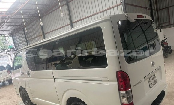 Buy Used 2006 Toyota Hiace in Dhaka, Dhaka Buy Used 2006 Toyota Hiace in Dhaka, Dhaka