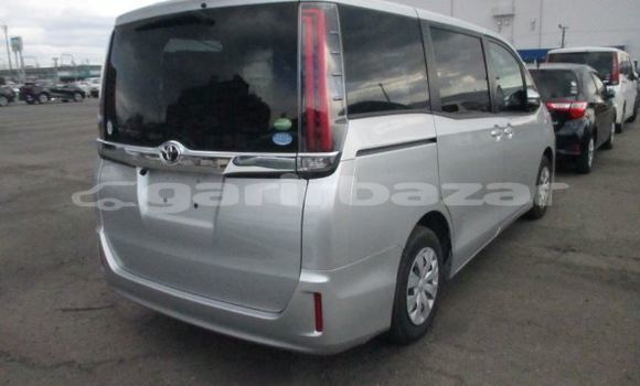 Buy Import 2017 Toyota Noah in Dhaka, Dhaka Buy Import 2017 Toyota Noah in Dhaka, Dhaka