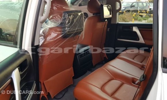 Buy Import 2011 Toyota Land Cruiser in Import - Dubai, Bandarban Buy Import 2011 Toyota Land Cruiser in Import - Dubai, Bandarban