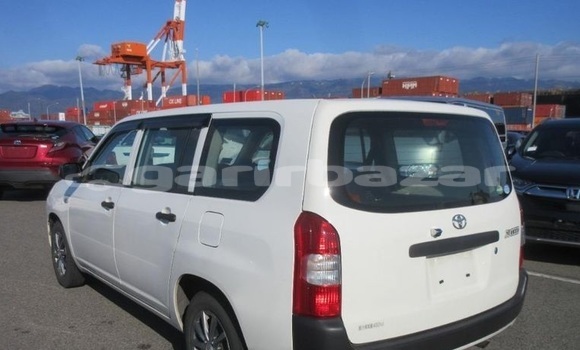 Buy Import 2017 Toyota Succeed in Dhaka, Dhaka Buy Import 2017 Toyota Succeed in Dhaka, Dhaka