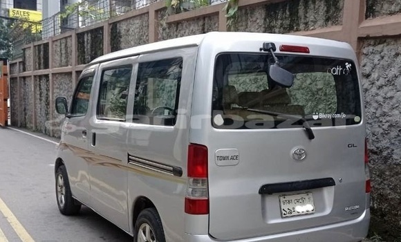 Buy Used 2010 Toyota TownAce in Dhaka, Dhaka Buy Used 2010 Toyota TownAce in Dhaka, Dhaka