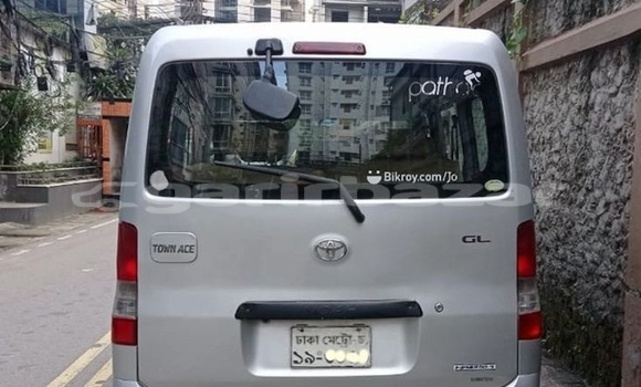 Buy Used 2010 Toyota TownAce in Dhaka, Dhaka Buy Used 2010 Toyota TownAce in Dhaka, Dhaka