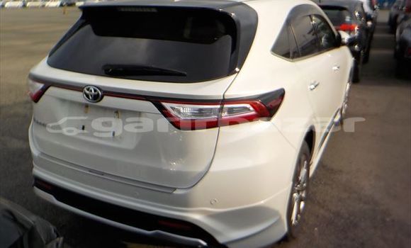 কেনা আমদানি Toyota Harrier White গাড়ী মধ্যে ঢাকা মধ্যে Dhaka কেনা আমদানি Toyota Harrier White গাড়ী মধ্যে ঢাকা মধ্যে Dhaka