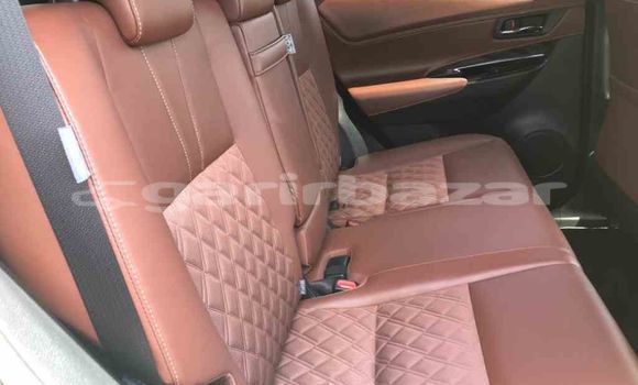 কেনা আমদানি Toyota Harrier White গাড়ী মধ্যে ঢাকা মধ্যে Dhaka কেনা আমদানি Toyota Harrier White গাড়ী মধ্যে ঢাকা মধ্যে Dhaka