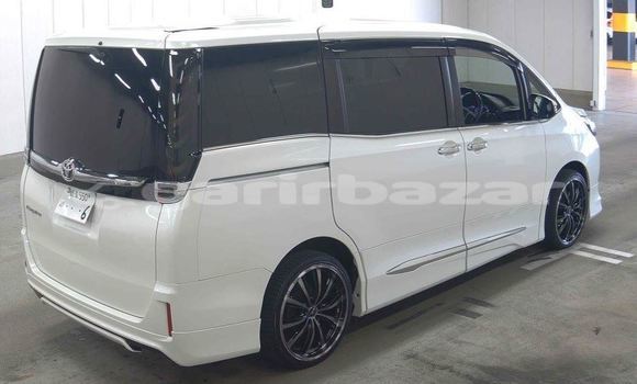 কেনা আমদানি Toyota Esquire White গাড়ী মধ্যে ঢাকা মধ্যে Dhaka কেনা আমদানি Toyota Esquire White গাড়ী মধ্যে ঢাকা মধ্যে Dhaka