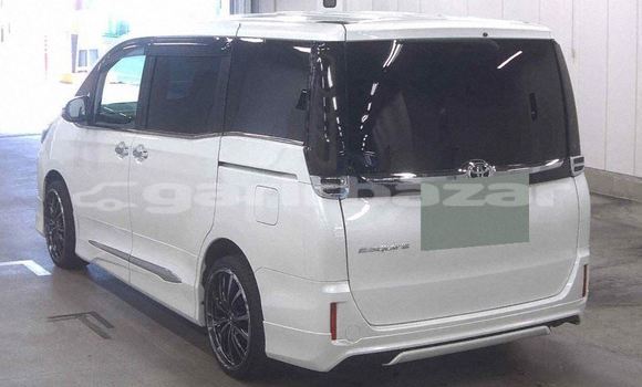 কেনা আমদানি Toyota Esquire White গাড়ী মধ্যে ঢাকা মধ্যে Dhaka কেনা আমদানি Toyota Esquire White গাড়ী মধ্যে ঢাকা মধ্যে Dhaka