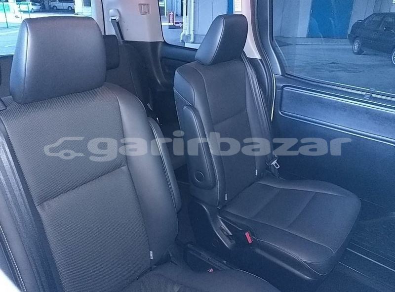 Big with watermark toyota esquire dhaka dhaka 4920