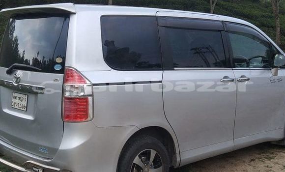 কেনা ব্যবহৃত Toyota Noah Silver গাড়ী মধ্যে ঢাকা মধ্যে Dhaka কেনা ব্যবহৃত Toyota Noah Silver গাড়ী মধ্যে ঢাকা মধ্যে Dhaka