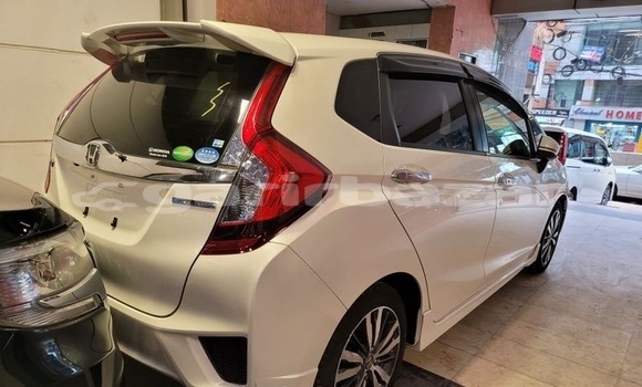 Buy Import 2016 Honda Fit in Dhaka, Dhaka Buy Import 2016 Honda Fit in Dhaka, Dhaka
