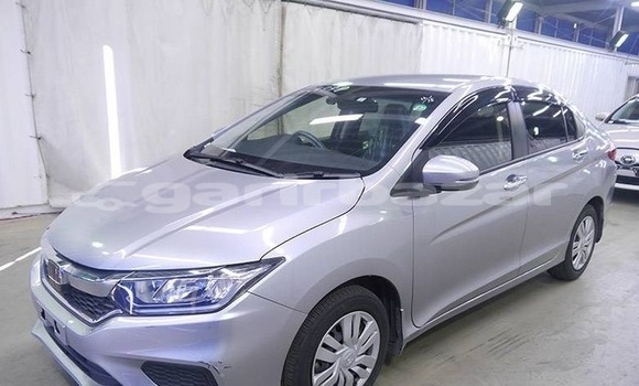 Buy Import 2017 Honda Grace in Dhaka, Dhaka Buy Import 2017 Honda Grace in Dhaka, Dhaka