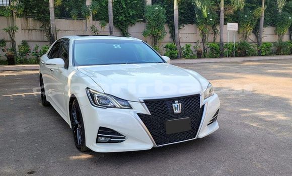 Buy Import 2015 Toyota Crown in Dhaka, Dhaka Buy Import 2015 Toyota Crown in Dhaka, Dhaka