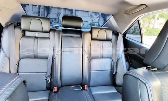 Buy Import 2015 Toyota Crown in Dhaka, Dhaka Buy Import 2015 Toyota Crown in Dhaka, Dhaka