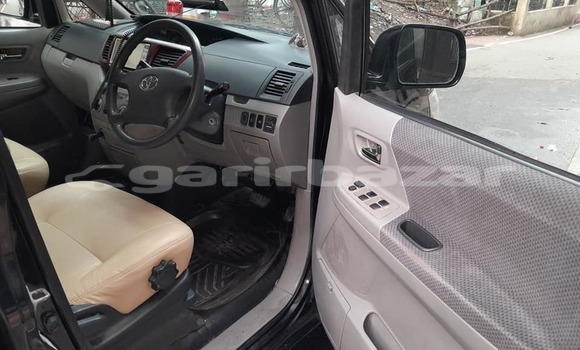 Buy Used 2004 Toyota Noah in Dhaka, Dhaka Buy Used 2004 Toyota Noah in Dhaka, Dhaka