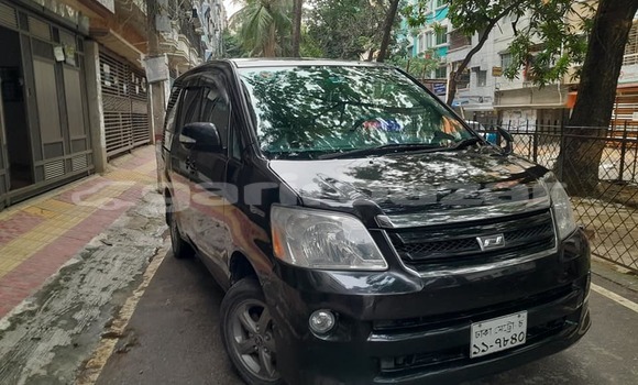 Buy Used 2004 Toyota Noah in Dhaka, Dhaka Buy Used 2004 Toyota Noah in Dhaka, Dhaka