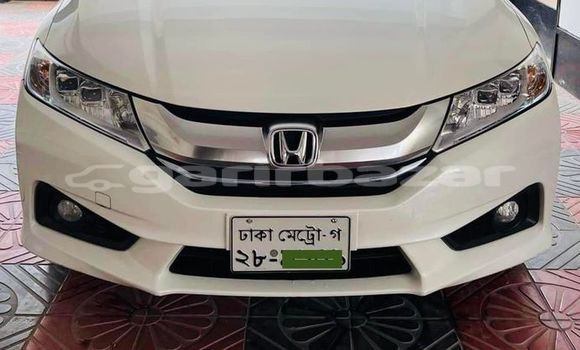 Buy Used 2015 Honda Grace in Dhaka, Dhaka Buy Used 2015 Honda Grace in Dhaka, Dhaka