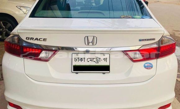 Buy Used 2015 Honda Grace in Dhaka, Dhaka Buy Used 2015 Honda Grace in Dhaka, Dhaka