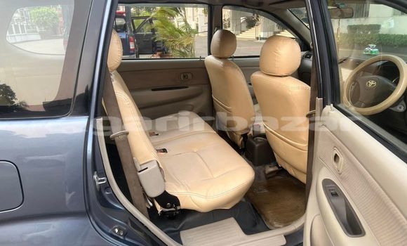 Buy Used 2009 Toyota Avanza in Dhaka, Dhaka Buy Used 2009 Toyota Avanza in Dhaka, Dhaka