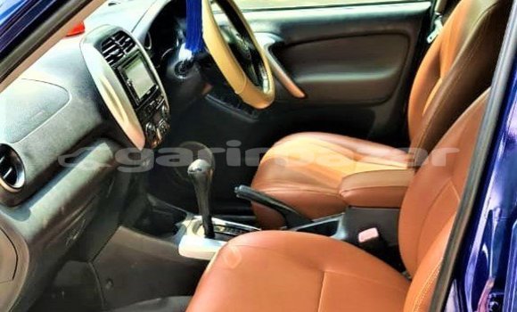 Buy Used 2003 Toyota Rav 4 in Dhaka, Dhaka Buy Used 2003 Toyota Rav 4 in Dhaka, Dhaka