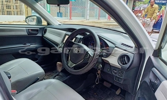 Buy Used 2014 Toyota Axio in Dhaka, Dhaka Buy Used 2014 Toyota Axio in Dhaka, Dhaka