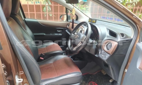 Buy Used 2011 Toyota Vitz in Dhaka, Dhaka Buy Used 2011 Toyota Vitz in Dhaka, Dhaka