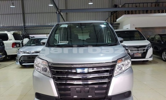 Buy Used 2016 Toyota Noah in Dhaka, Dhaka Buy Used 2016 Toyota Noah in Dhaka, Dhaka