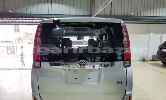 Buy Used 2016 Toyota Noah in Dhaka, Dhaka Buy Used 2016 Toyota Noah in Dhaka, Dhaka