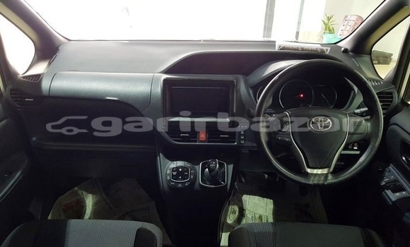 Buy Used 2016 Toyota Noah in Dhaka, Dhaka Buy Used 2016 Toyota Noah in Dhaka, Dhaka