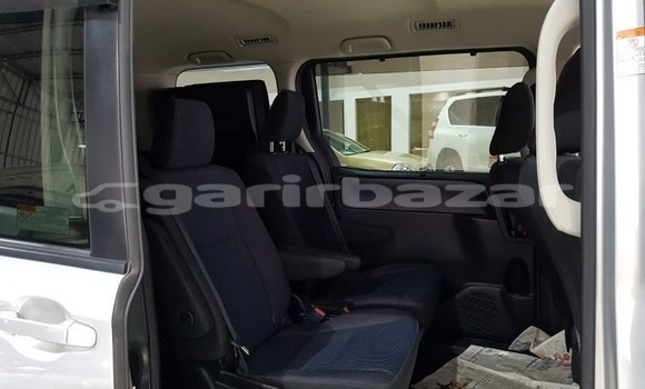 Buy Used 2016 Toyota Noah in Dhaka, Dhaka Buy Used 2016 Toyota Noah in Dhaka, Dhaka