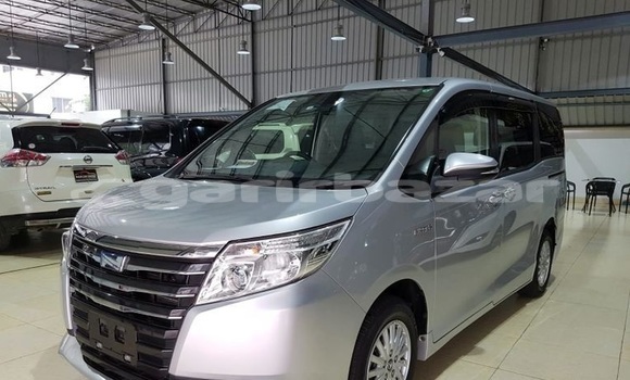 Buy Used 2016 Toyota Noah in Dhaka, Dhaka Buy Used 2016 Toyota Noah in Dhaka, Dhaka