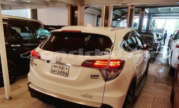 Buy Used 2016 Honda Vezel in Dhaka, Dhaka Buy Used 2016 Honda Vezel in Dhaka, Dhaka