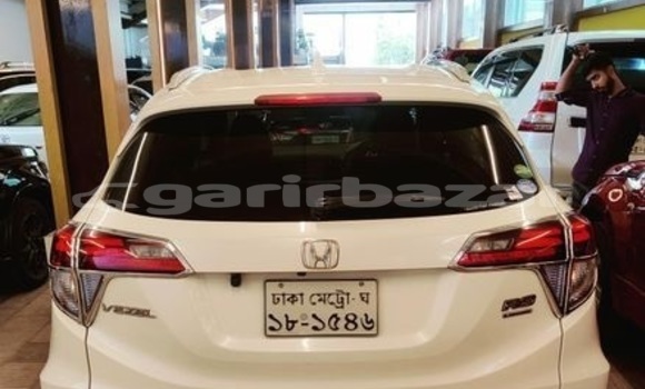 Buy Used 2016 Honda Vezel in Dhaka, Dhaka Buy Used 2016 Honda Vezel in Dhaka, Dhaka