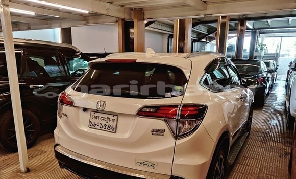 Buy Used 2016 Honda Vezel in Dhaka, Dhaka Buy Used 2016 Honda Vezel in Dhaka, Dhaka