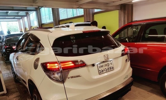 Buy Used 2016 Honda Vezel in Dhaka, Dhaka Buy Used 2016 Honda Vezel in Dhaka, Dhaka