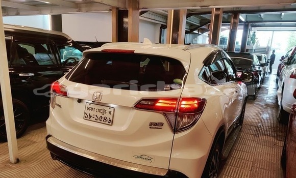 Buy Used 2016 Honda Vezel in Dhaka, Dhaka Buy Used 2016 Honda Vezel in Dhaka, Dhaka