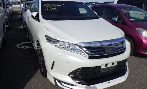 Buy Import 2019 Toyota Harrier in Dhaka, Dhaka Buy Import 2019 Toyota Harrier in Dhaka, Dhaka