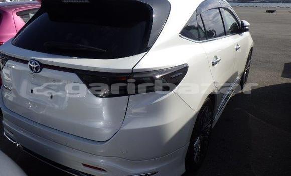 Buy Import 2019 Toyota Harrier in Dhaka, Dhaka Buy Import 2019 Toyota Harrier in Dhaka, Dhaka