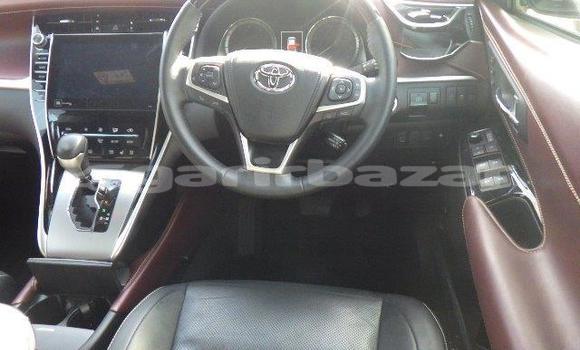 Buy Import 2019 Toyota Harrier in Dhaka, Dhaka Buy Import 2019 Toyota Harrier in Dhaka, Dhaka
