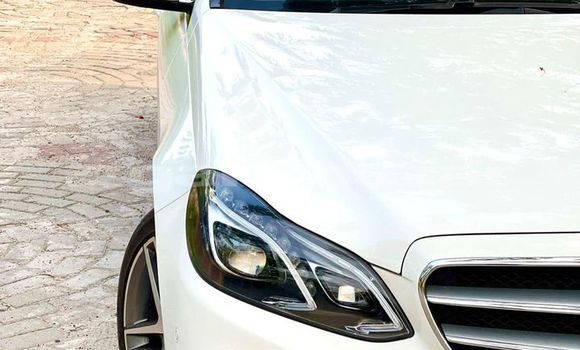 কেনা ব্যবহৃত Mercedes-Benz E White গাড়ী মধ্যে ঢাকা মধ্যে Dhaka কেনা ব্যবহৃত Mercedes-Benz E White গাড়ী মধ্যে ঢাকা মধ্যে Dhaka