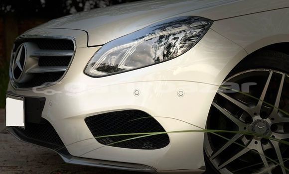 কেনা ব্যবহৃত Mercedes-Benz E White গাড়ী মধ্যে ঢাকা মধ্যে Dhaka কেনা ব্যবহৃত Mercedes-Benz E White গাড়ী মধ্যে ঢাকা মধ্যে Dhaka