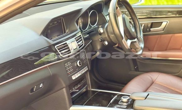 কেনা ব্যবহৃত Mercedes-Benz E White গাড়ী মধ্যে ঢাকা মধ্যে Dhaka কেনা ব্যবহৃত Mercedes-Benz E White গাড়ী মধ্যে ঢাকা মধ্যে Dhaka