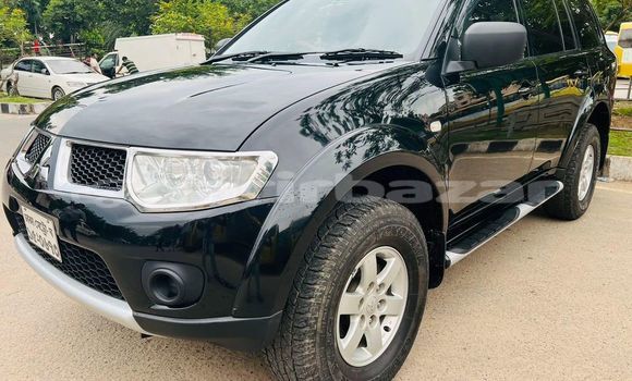 Buy Used 2014 Mitsubishi Pajero in Dhaka, Dhaka Buy Used 2014 Mitsubishi Pajero in Dhaka, Dhaka
