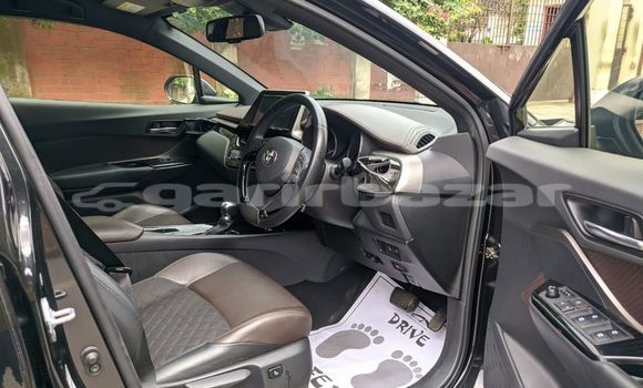 Buy Used 2017 Toyota CH-R in Dhaka, Dhaka Buy Used 2017 Toyota CH-R in Dhaka, Dhaka