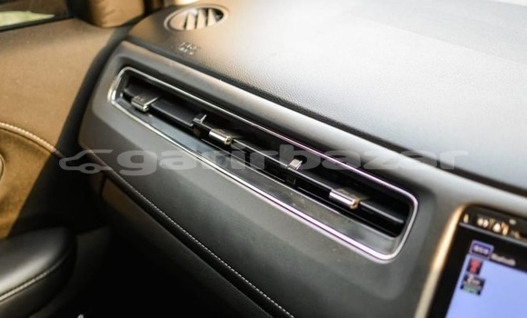 Buy Used 2015 Honda Vezel in Dhaka, Dhaka Buy Used 2015 Honda Vezel in Dhaka, Dhaka