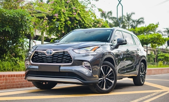 Buy Import 2021 Toyota Highlander in Dhaka, Dhaka Buy Import 2021 Toyota Highlander in Dhaka, Dhaka