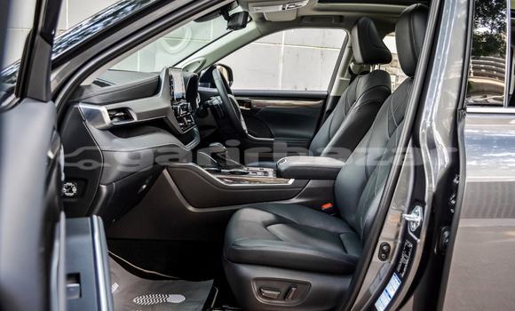 Buy Import 2021 Toyota Highlander in Dhaka, Dhaka Buy Import 2021 Toyota Highlander in Dhaka, Dhaka