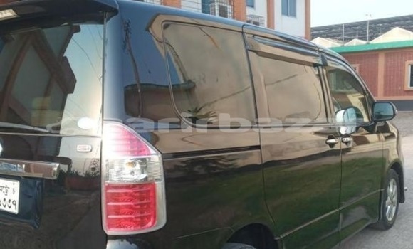 Buy Used 2009 Toyota Noah in Dhaka, Dhaka Buy Used 2009 Toyota Noah in Dhaka, Dhaka