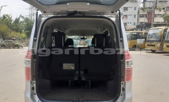 Buy Used 2009 Toyota Noah in Dhaka, Dhaka Buy Used 2009 Toyota Noah in Dhaka, Dhaka
