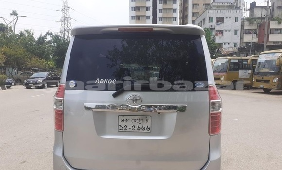 Buy Used 2009 Toyota Noah in Dhaka, Dhaka Buy Used 2009 Toyota Noah in Dhaka, Dhaka