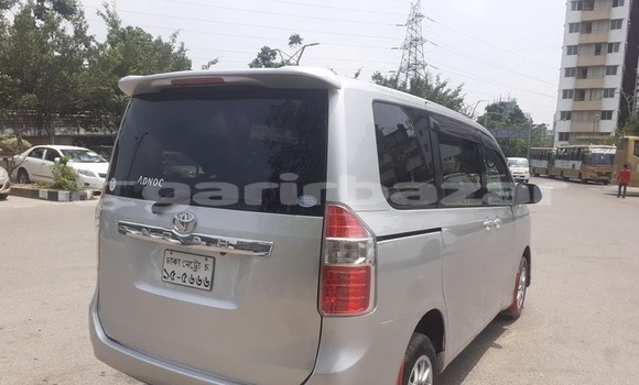 Buy Used 2009 Toyota Noah in Dhaka, Dhaka Buy Used 2009 Toyota Noah in Dhaka, Dhaka
