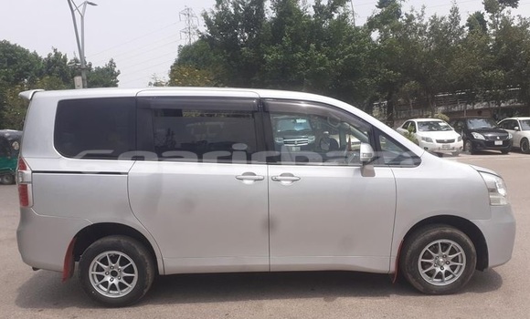 Buy Used 2009 Toyota Noah in Dhaka, Dhaka Buy Used 2009 Toyota Noah in Dhaka, Dhaka